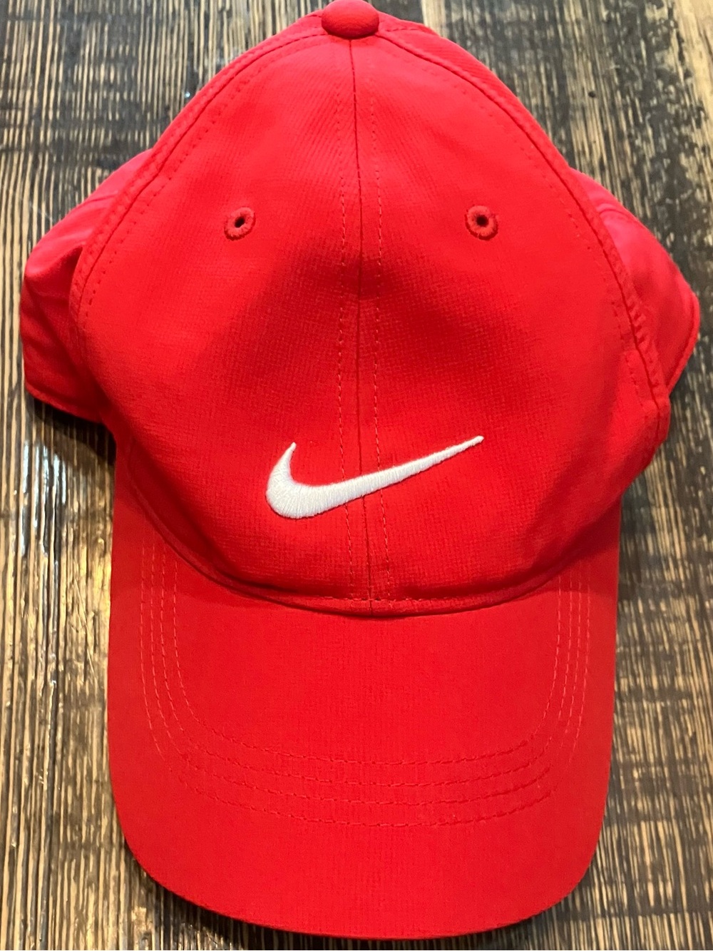 Nike Men’s Red Swoosh Baseball Cap